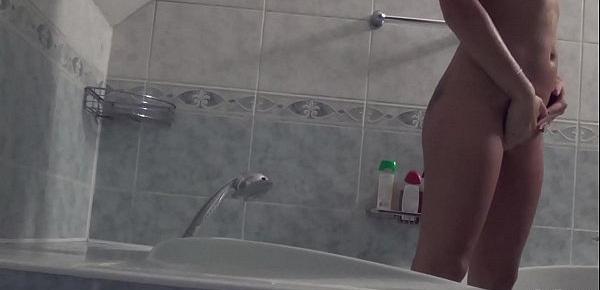  Sexy Babe Camilla Moon Masturbate Pussy in Bathroom